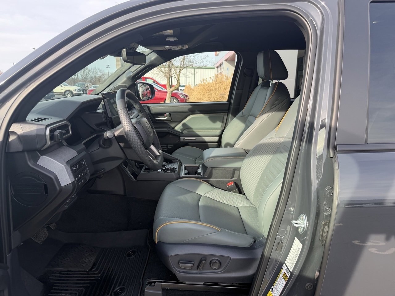 Used 2024 Toyota Tacoma Trailhunter image 7