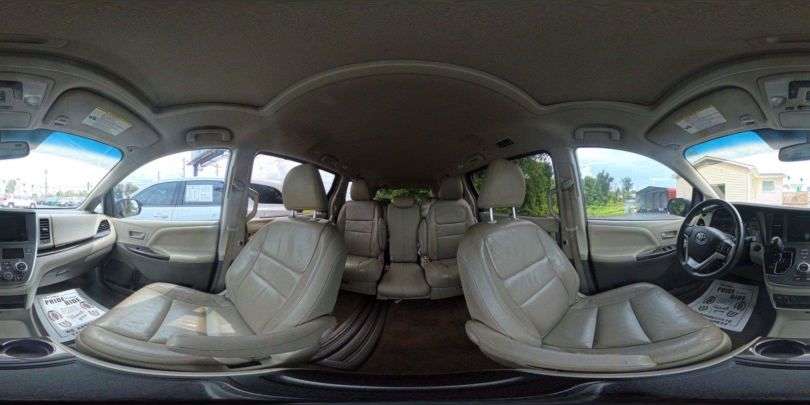 Used 2017 Toyota Sienna XLE w/ XLE Navigation Package FWD image 32