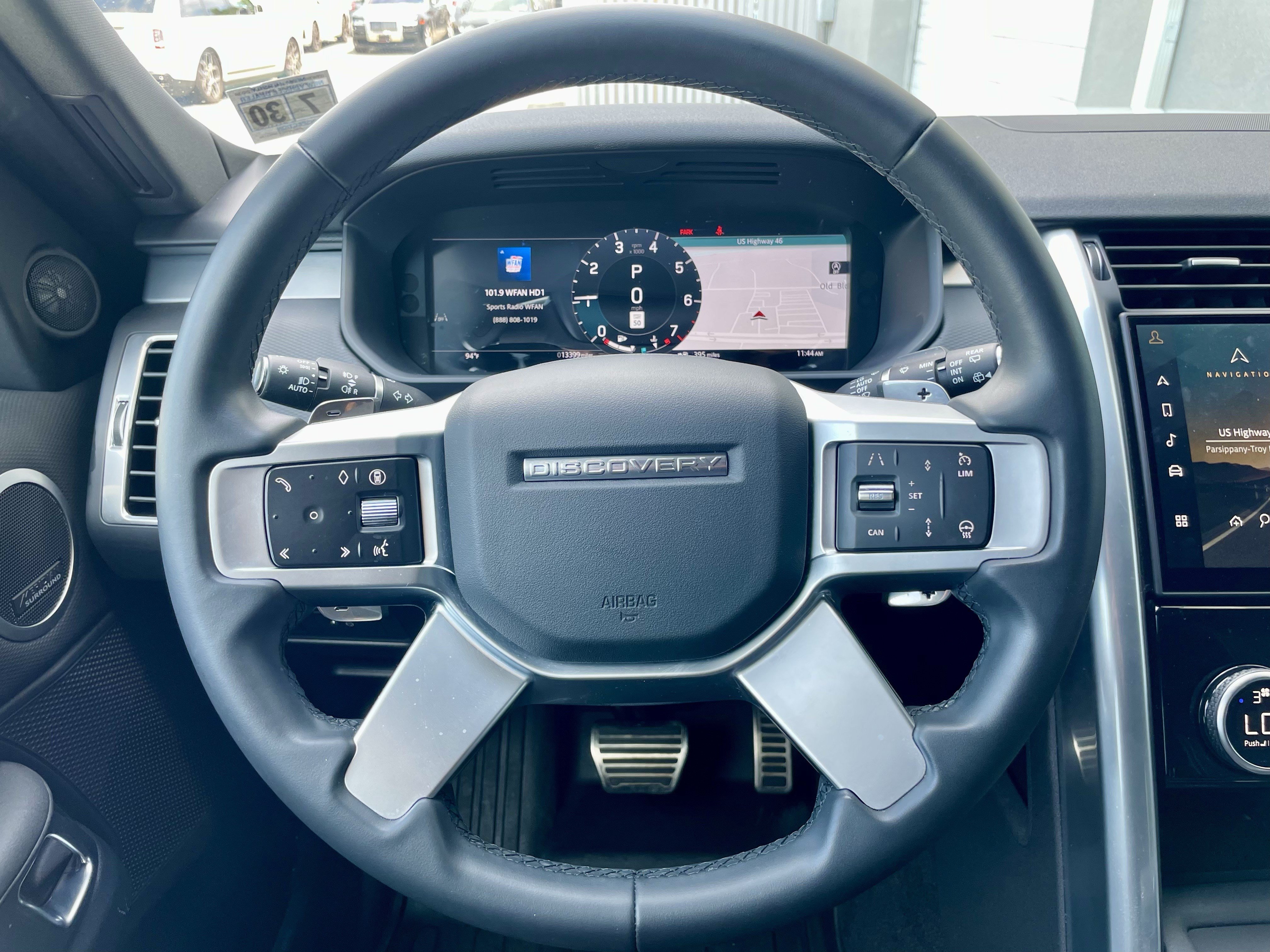 Certified 2025 Land Rover Discovery Dynamic SE AWD/4WD image 21