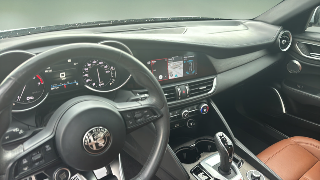 Used 2022 Alfa Romeo Giulia Ti AWD/4WD image 11