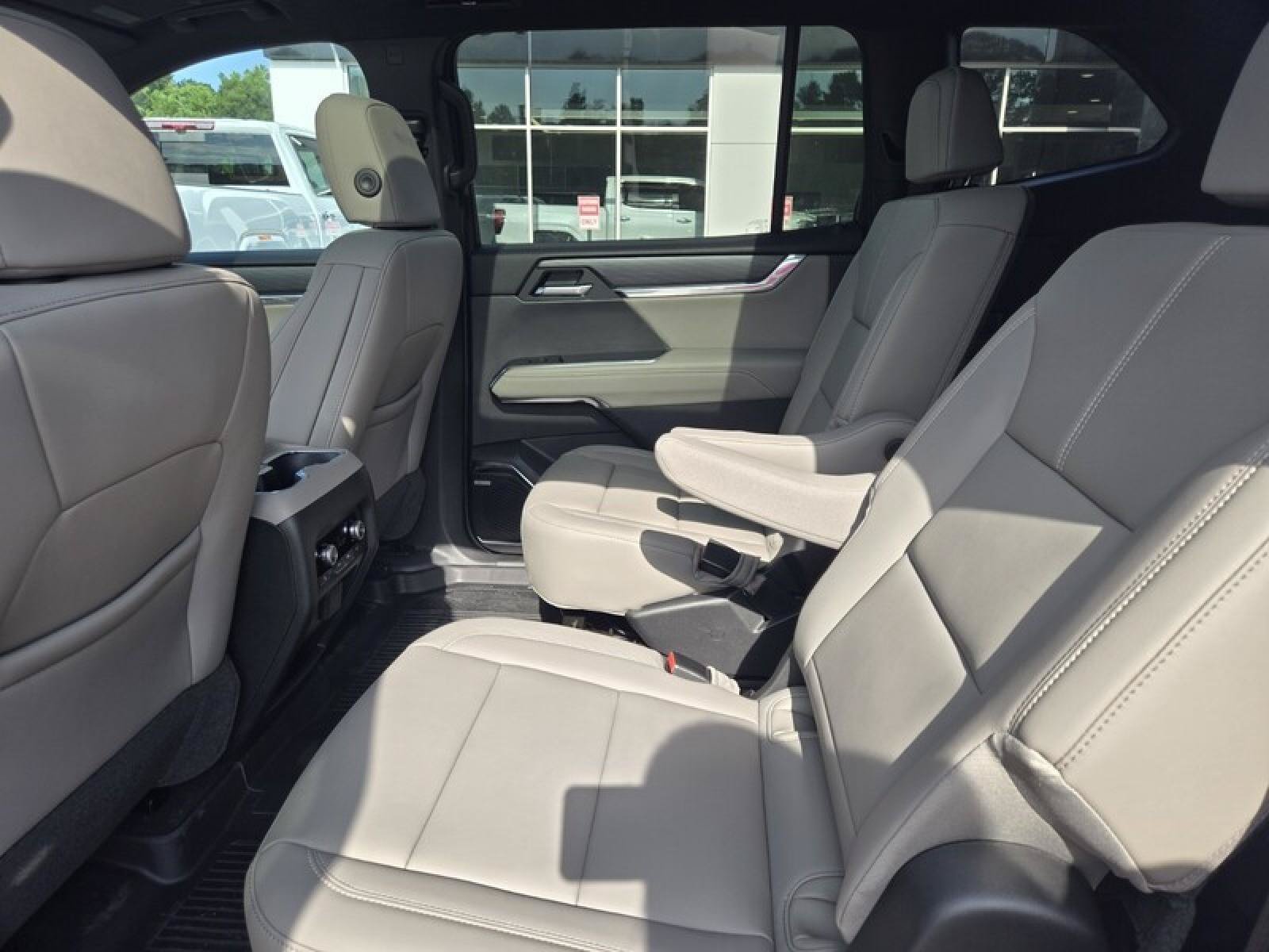 New 2026 GMC Acadia Elevation w/ Elevation Premium Package FWD image 28