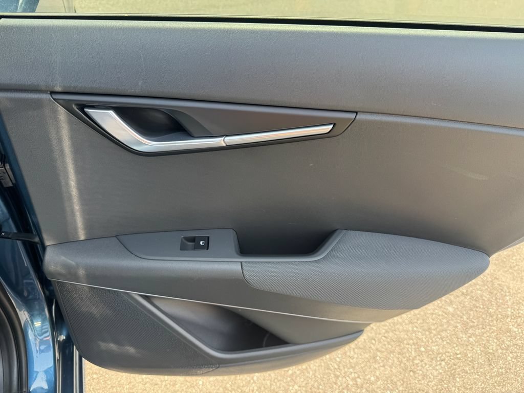 Used 2023 Kia Niro SX Touring FWD image 34