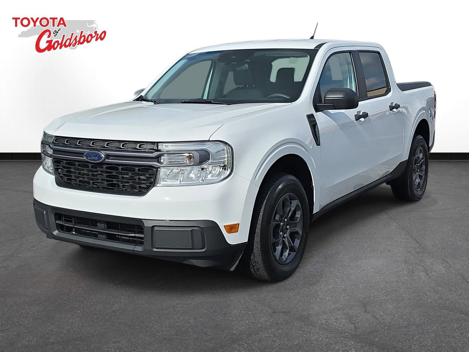 Used 2024 Ford Maverick XLT image 1