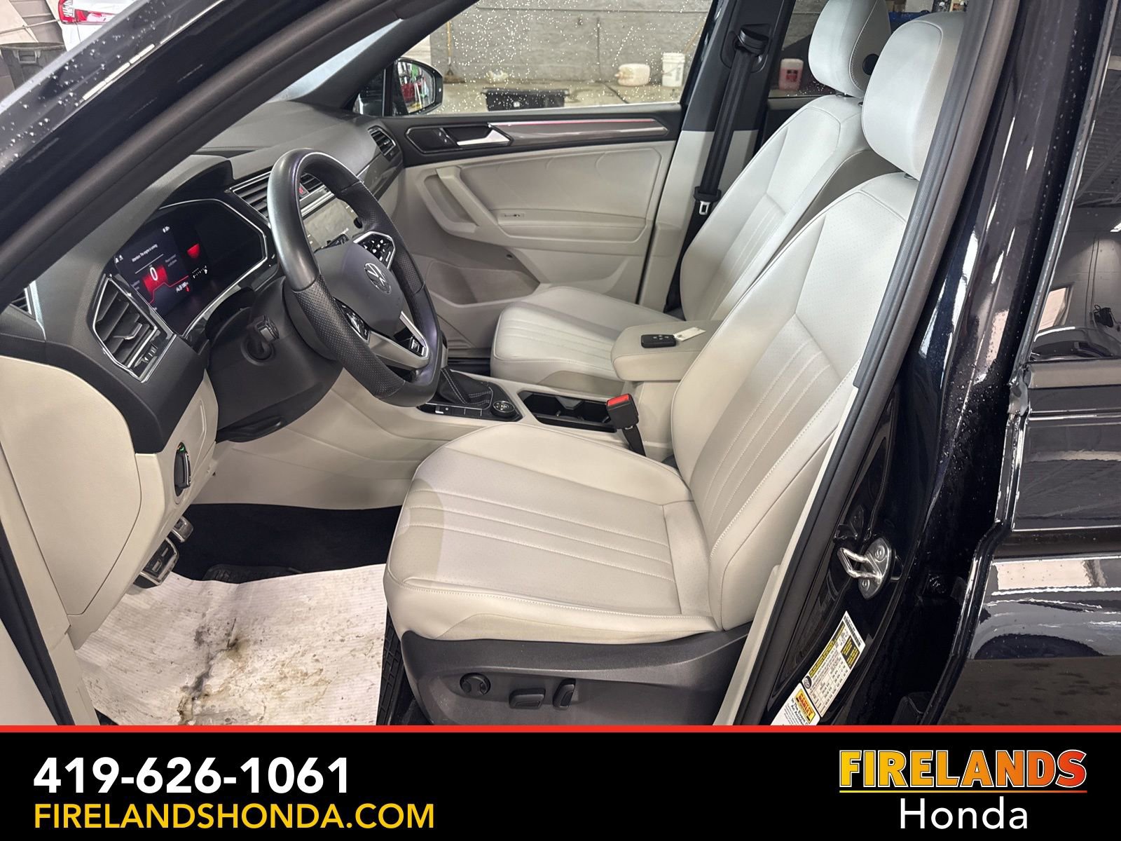 Used 2023 Volkswagen Tiguan SE R-Line image 12