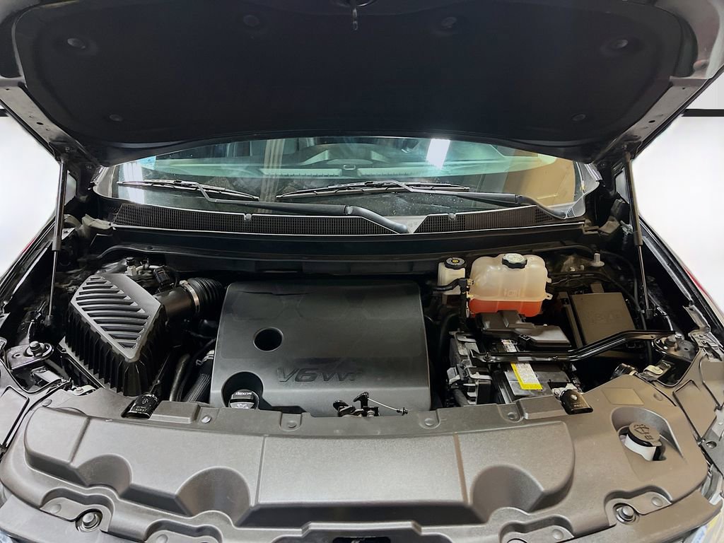 Used 2019 Chevrolet Traverse LT w/ LT Premium Package AWD/4WD image 32
