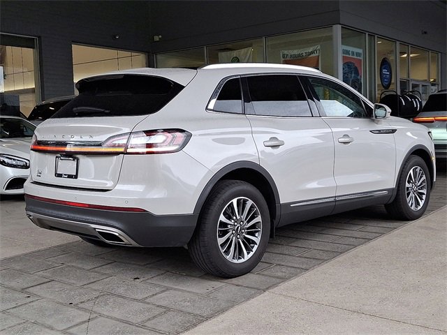 Used 2022 Lincoln Nautilus Reserve AWD/4WD image 6