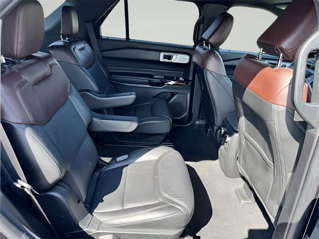 Used 2022 Ford Explorer Platinum w/ Equipment Group 601A image 34