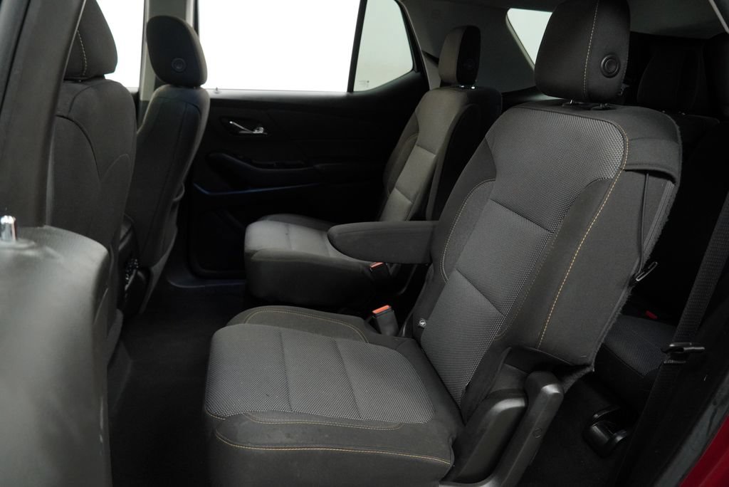 Used 2018 Chevrolet Traverse LT FWD image 12