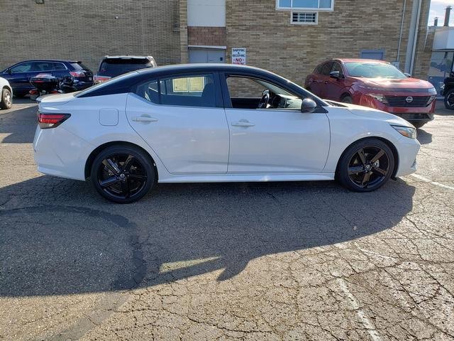 Used 2022 Nissan Sentra SR w/ Midnight Edition image 8