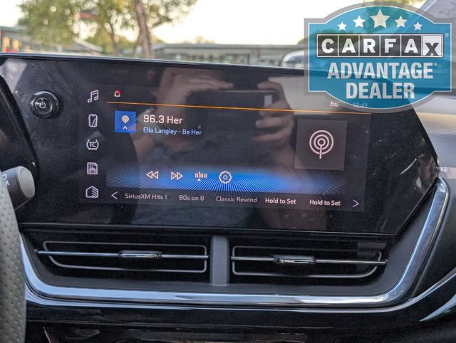 Used 2025 Chevrolet Trax RS w/ Sunroof Package FWD image 7
