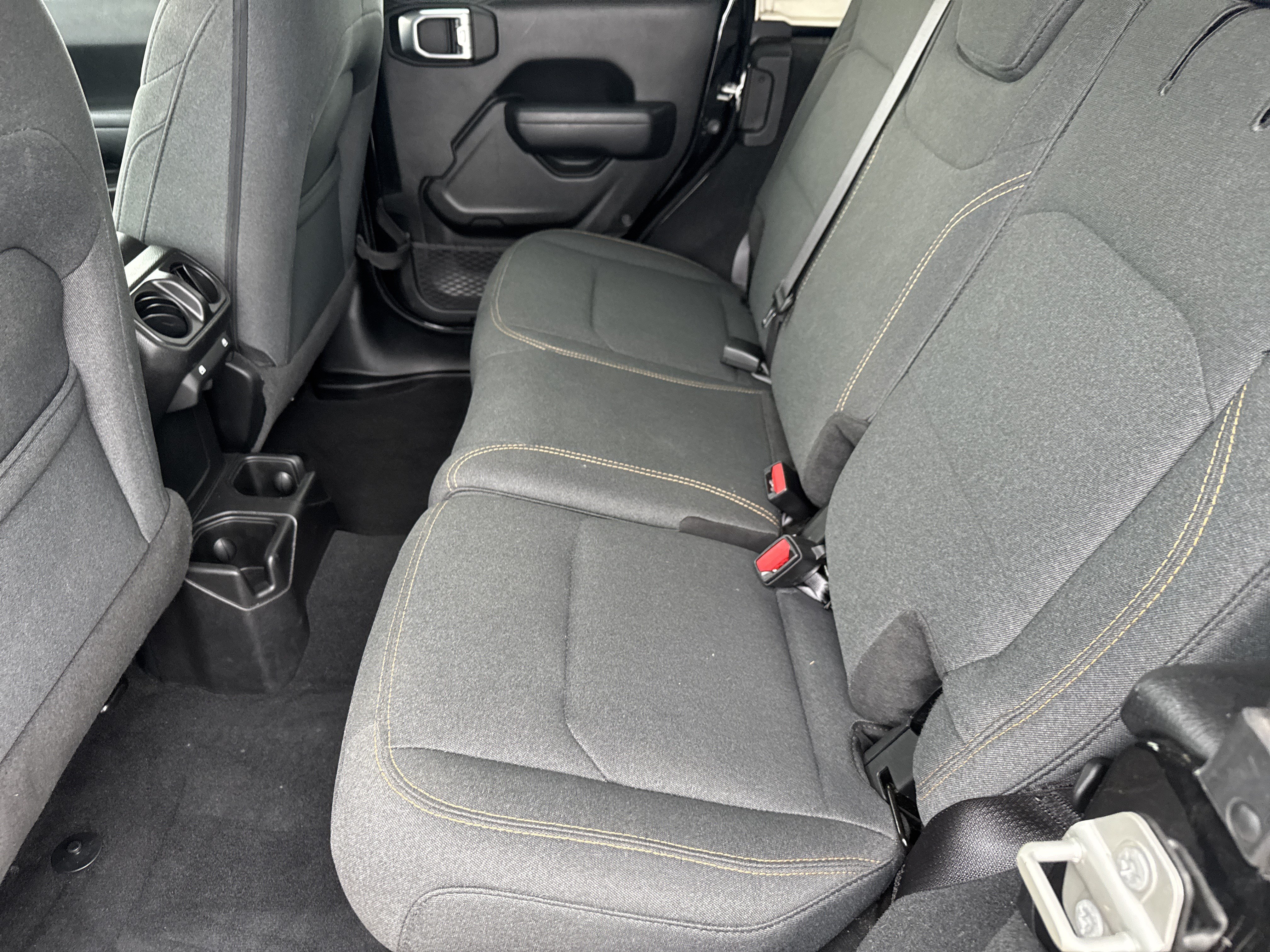 Used 2024 Jeep Wrangler Unlimited Sport AWD/4WD image 6