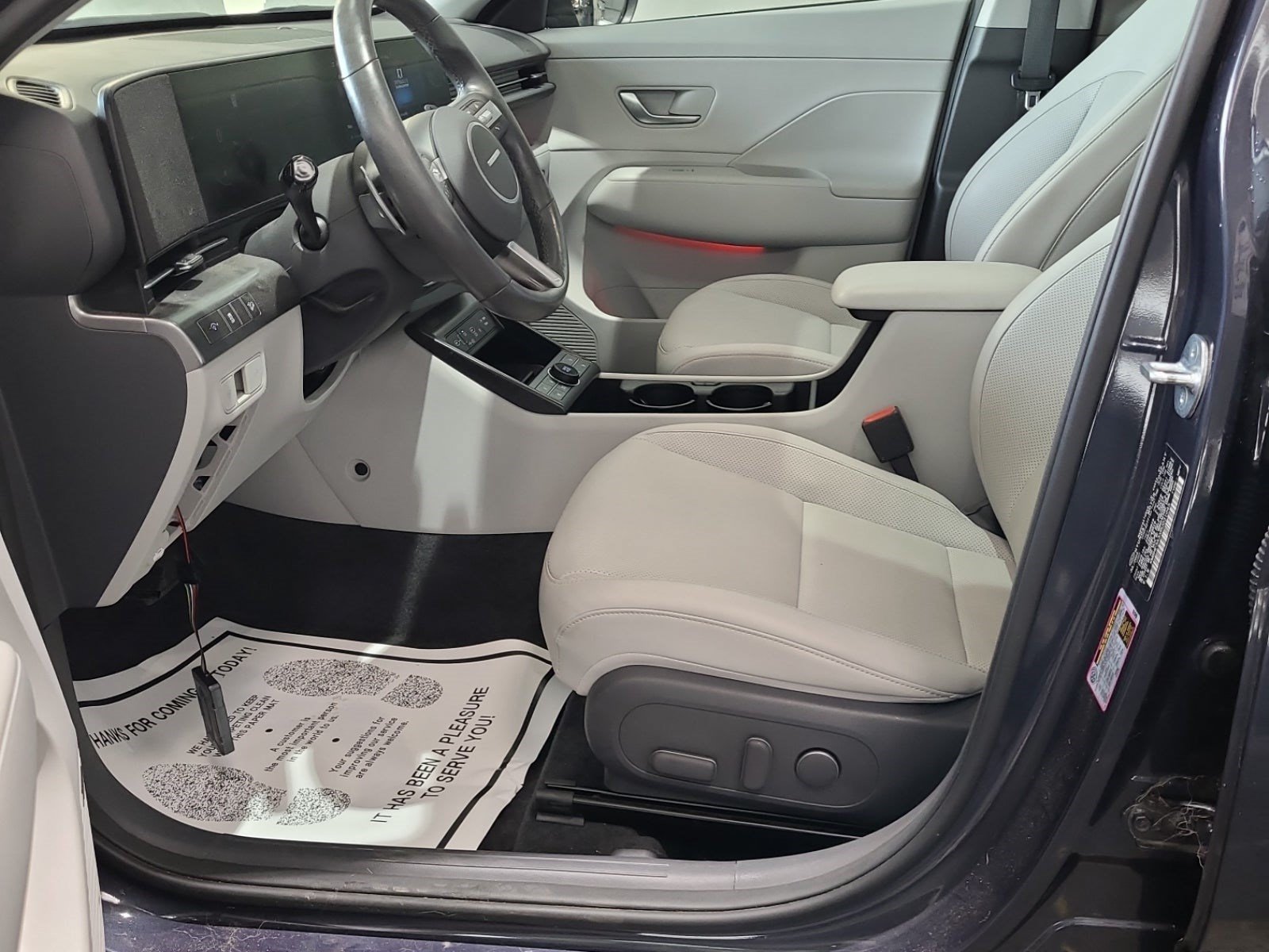Used 2024 Hyundai Kona Limited FWD image 10