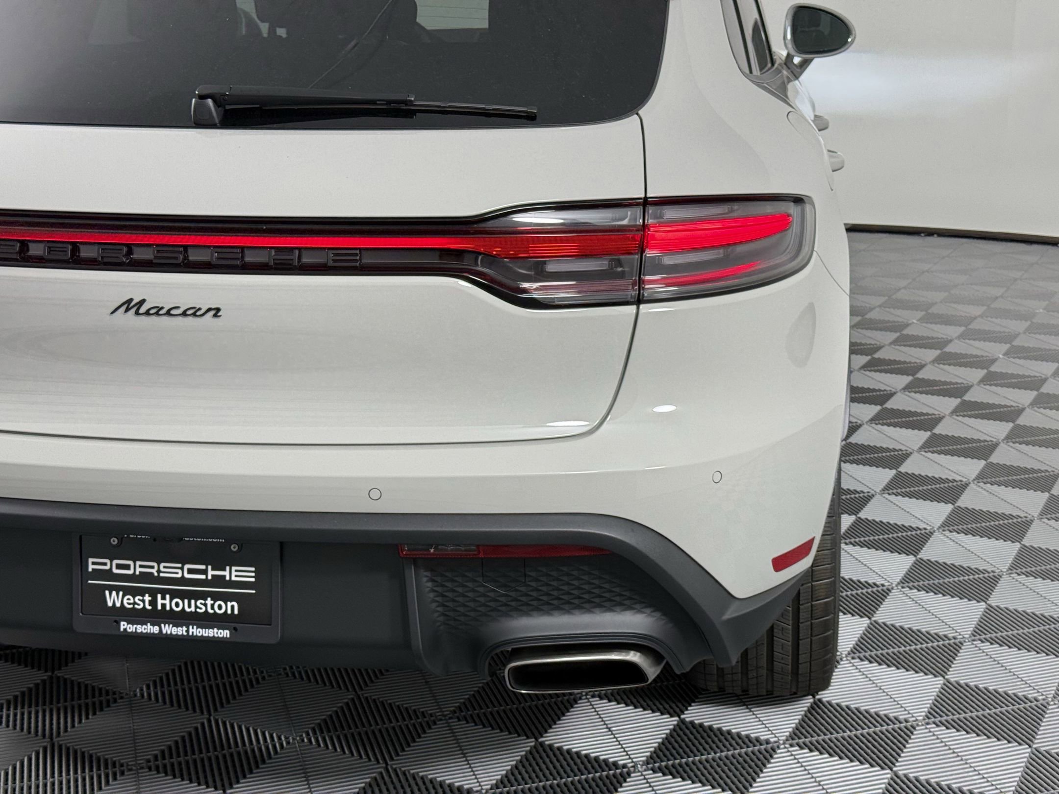 New 2025 Porsche Macan image 26
