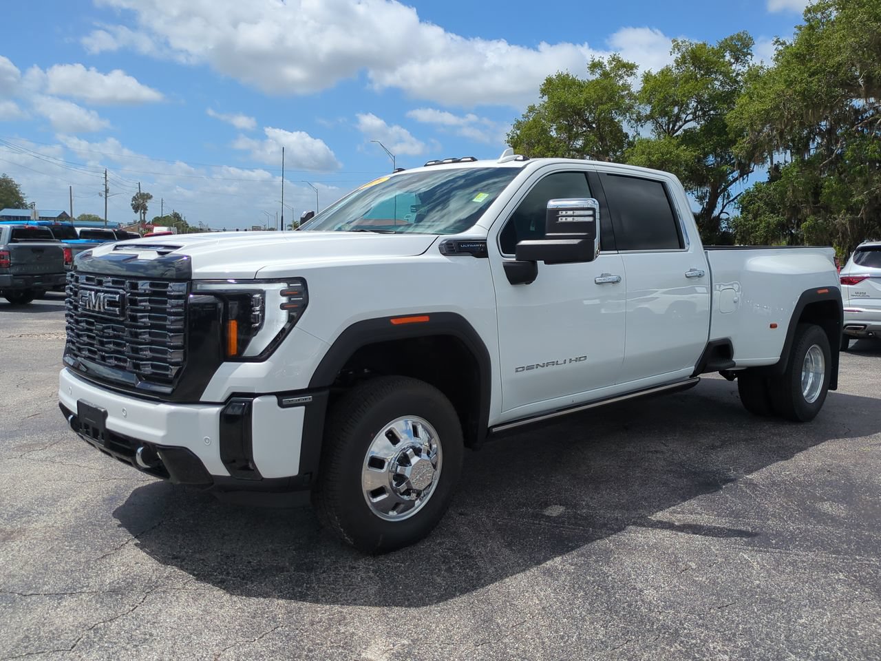 Used 2026 GMC Sierra 3500 Denali Ultimate AWD/4WD image 8