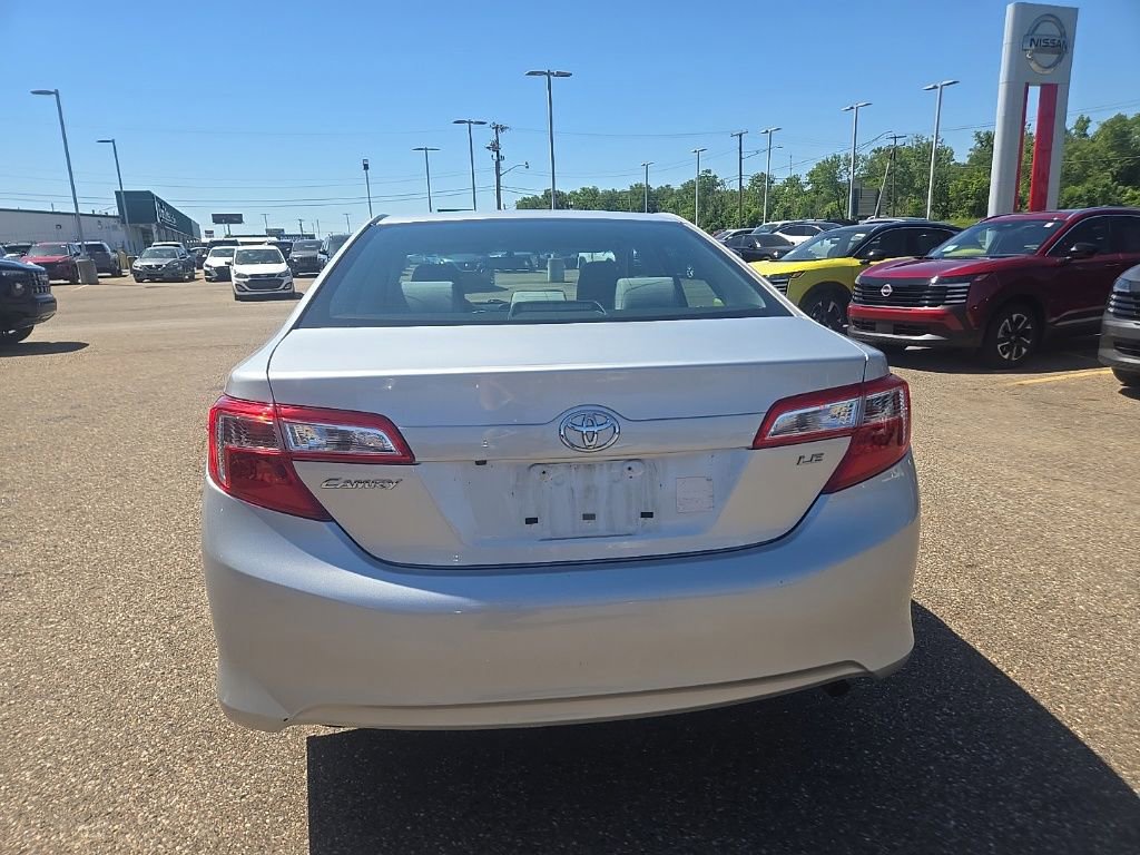 Used 2014 Toyota Camry LE FWD image 6