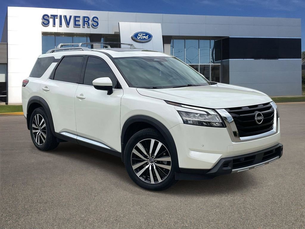 Used 2024 Nissan Pathfinder Platinum w/ Cargo Package AWD/4WD video 1