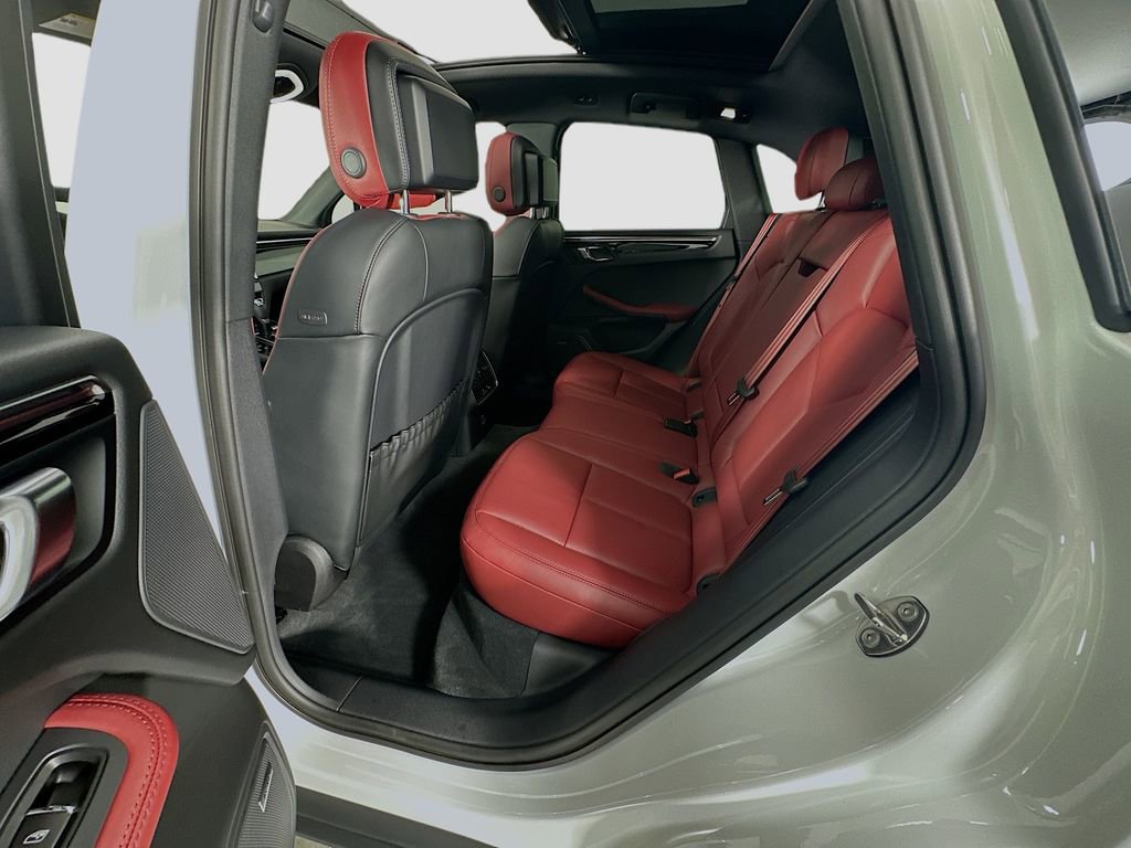 New 2026 Porsche Macan Turbo image 24