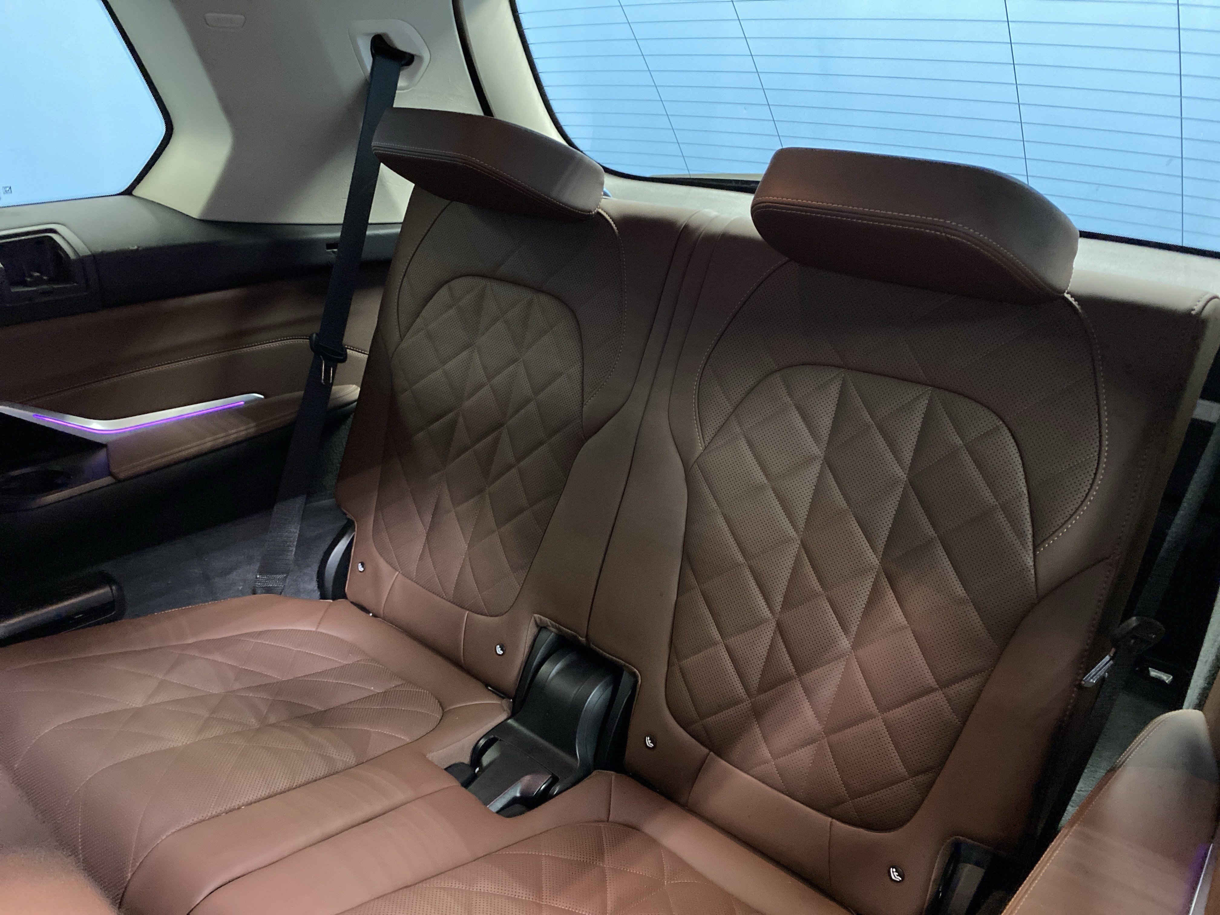 Used 2023 BMW X7 xDrive40i w/ Parking Assistance Package image 30