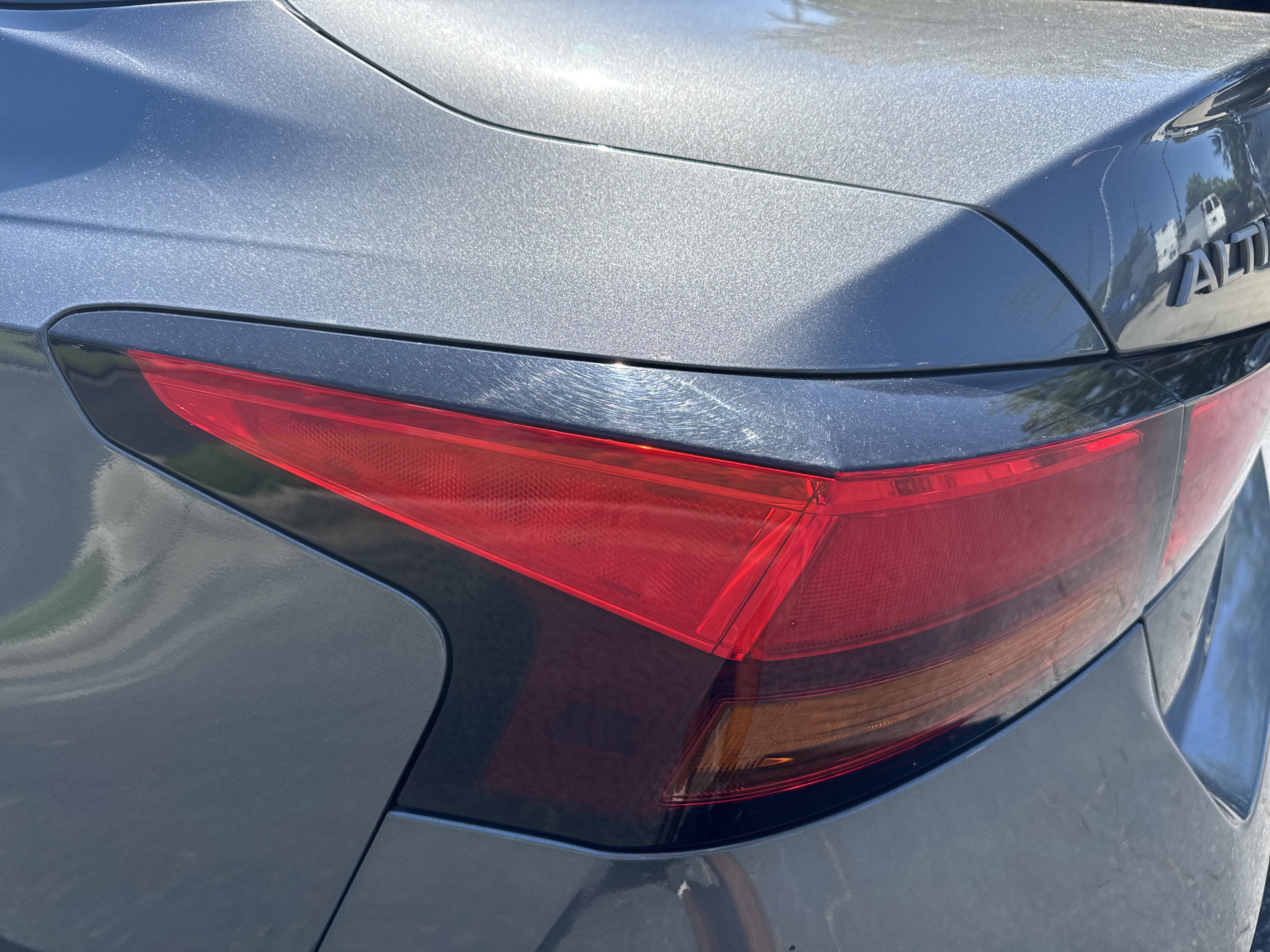Used 2024 Nissan Altima 2.5 SV FWD image 8