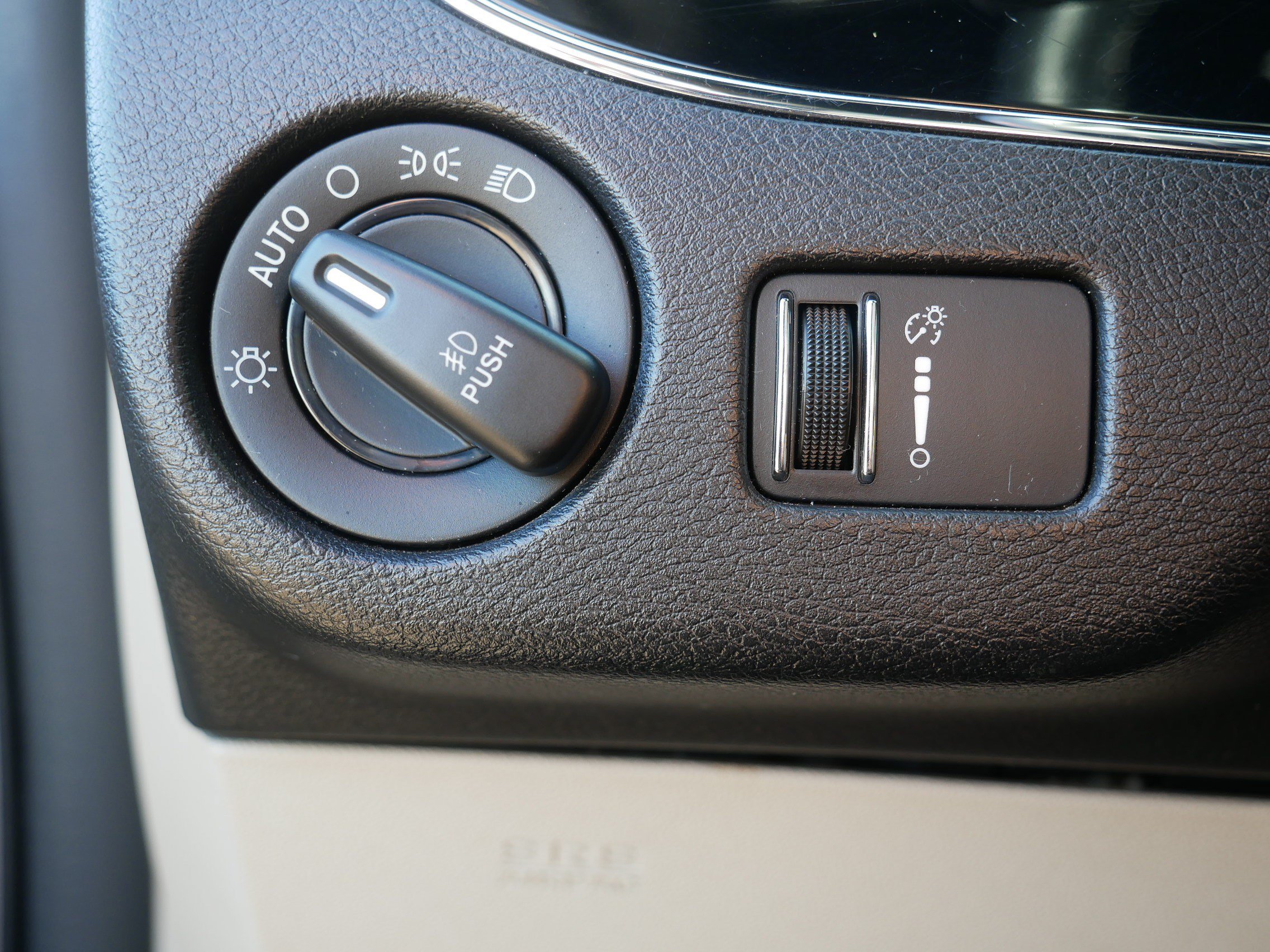 Used 2020 Dodge Grand Caravan SXT FWD image 26