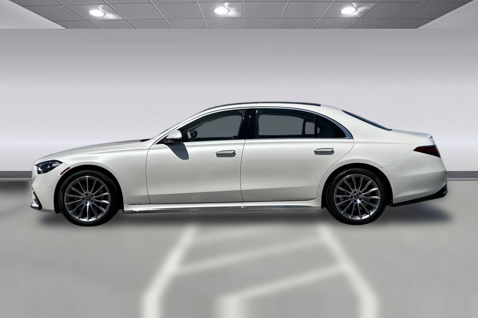 Used 2023 Mercedes-Benz S 580 4MATIC Sedan image 2