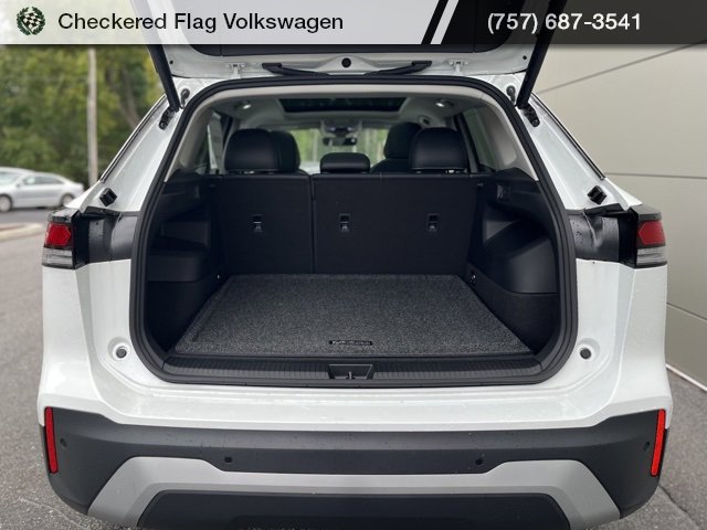 New 2025 Volkswagen Tiguan SE image 19