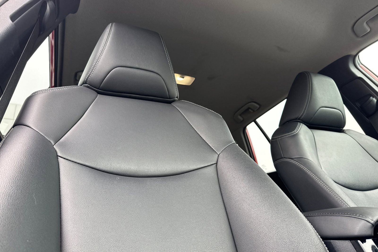 Used 2024 Toyota Corolla Cross XLE image 18