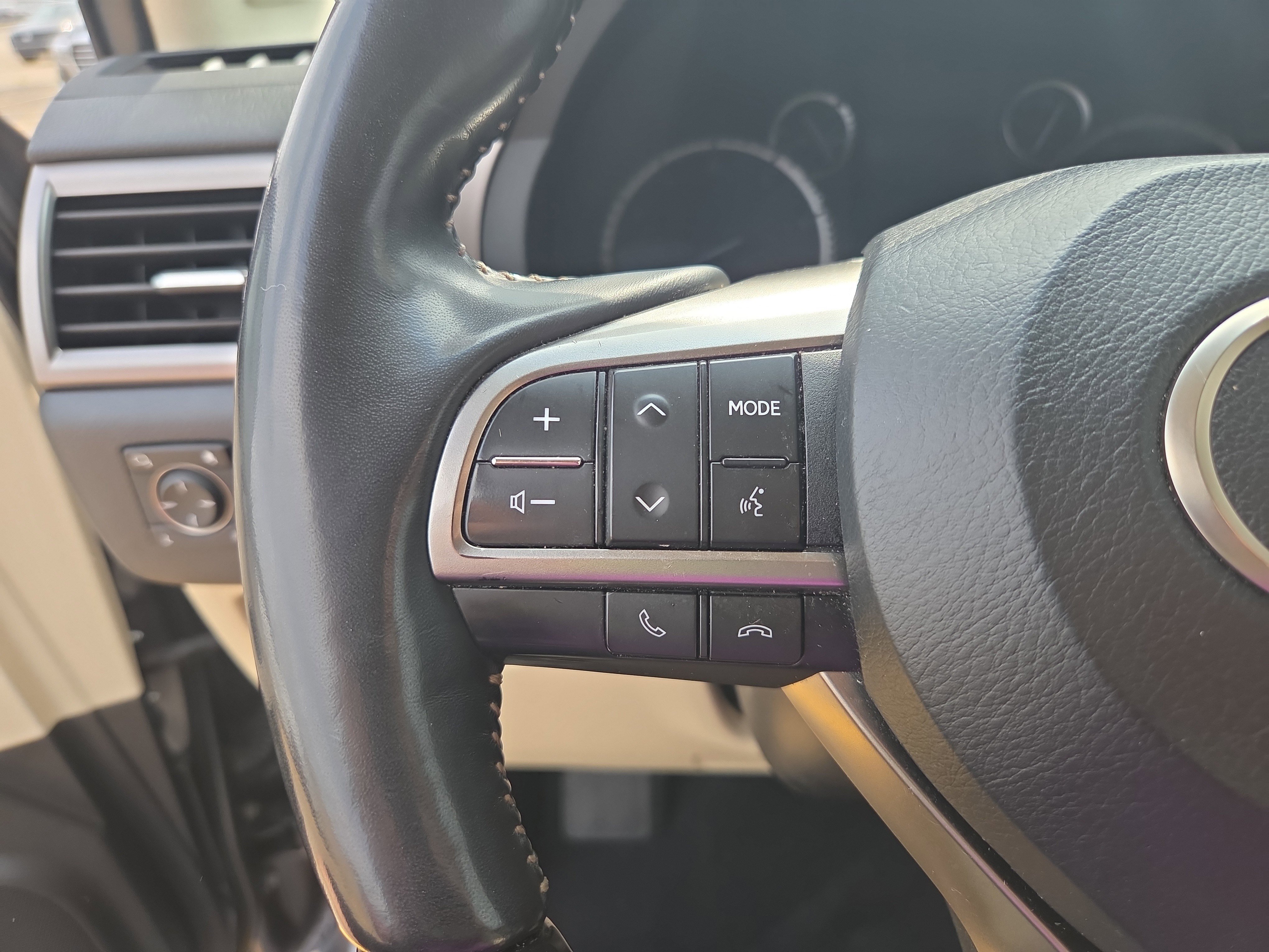 Used 2023 Lexus GX 460 Luxury w/ Sport Design Package AWD/4WD image 11