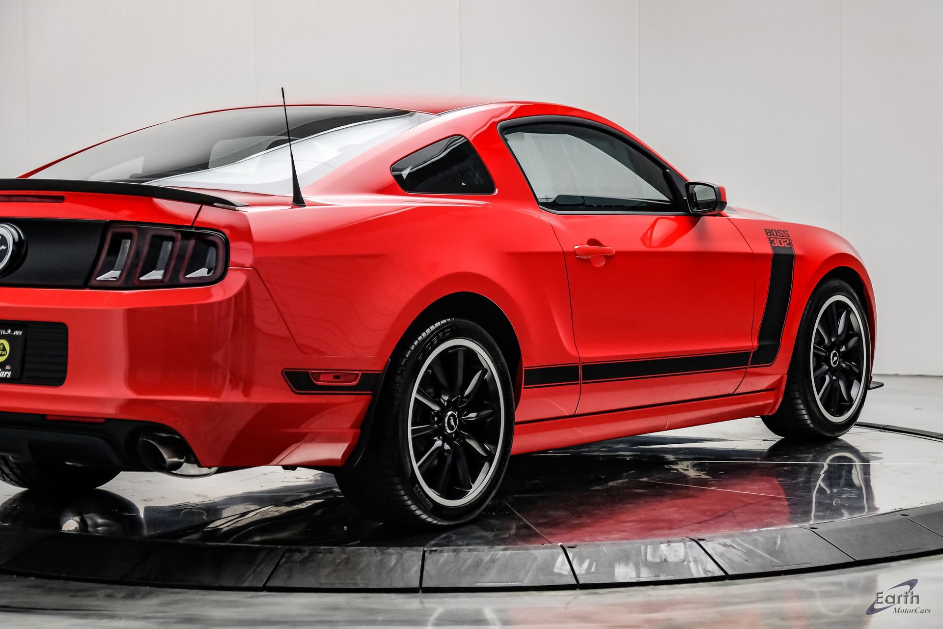 Used 2013 Ford Mustang Boss 302 w/ Boss 302 Accessory Pkg RWD image 18