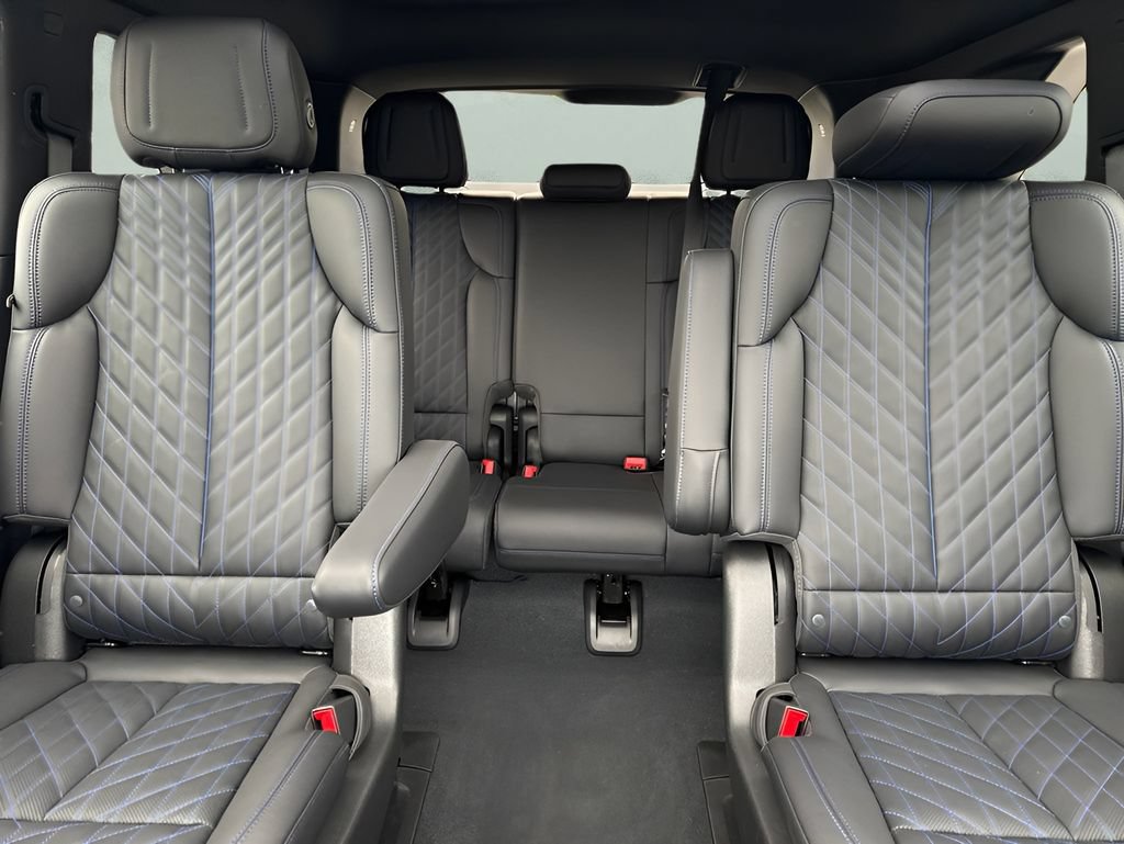 Used 2025 Cadillac Escalade IQ Luxury 1 AWD/4WD image 10