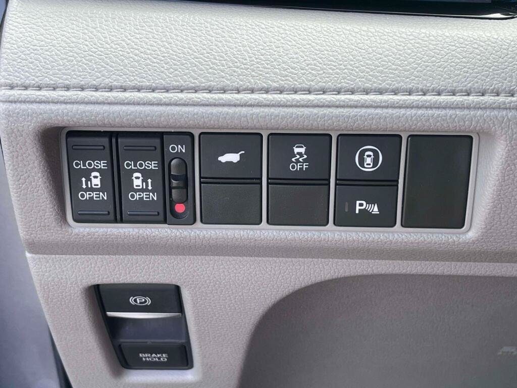 Used 2022 Honda Odyssey Elite image 36