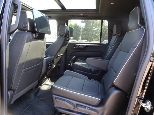 New 2026 Chevrolet Suburban Premier AWD/4WD image 10