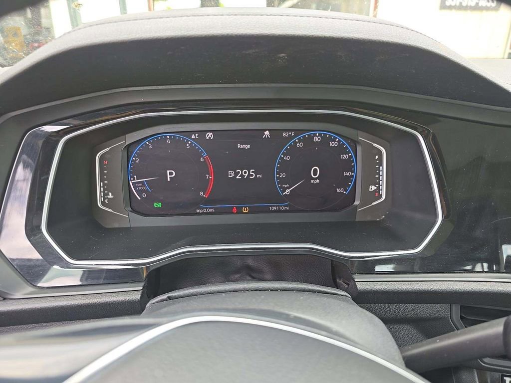 Used 2020 Volkswagen Jetta SEL Premium FWD image 3