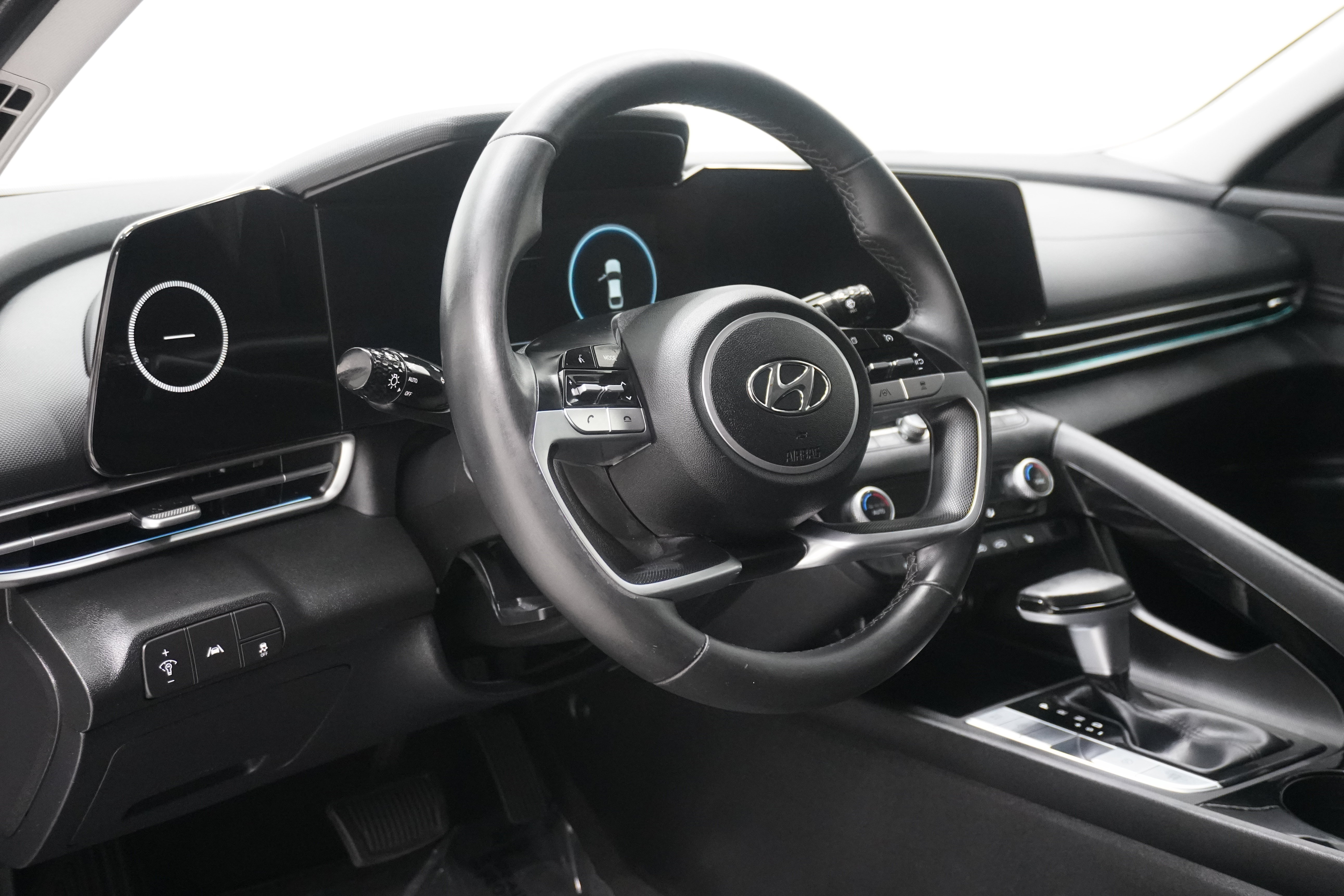 Used 2021 Hyundai Elantra Limited FWD image 7