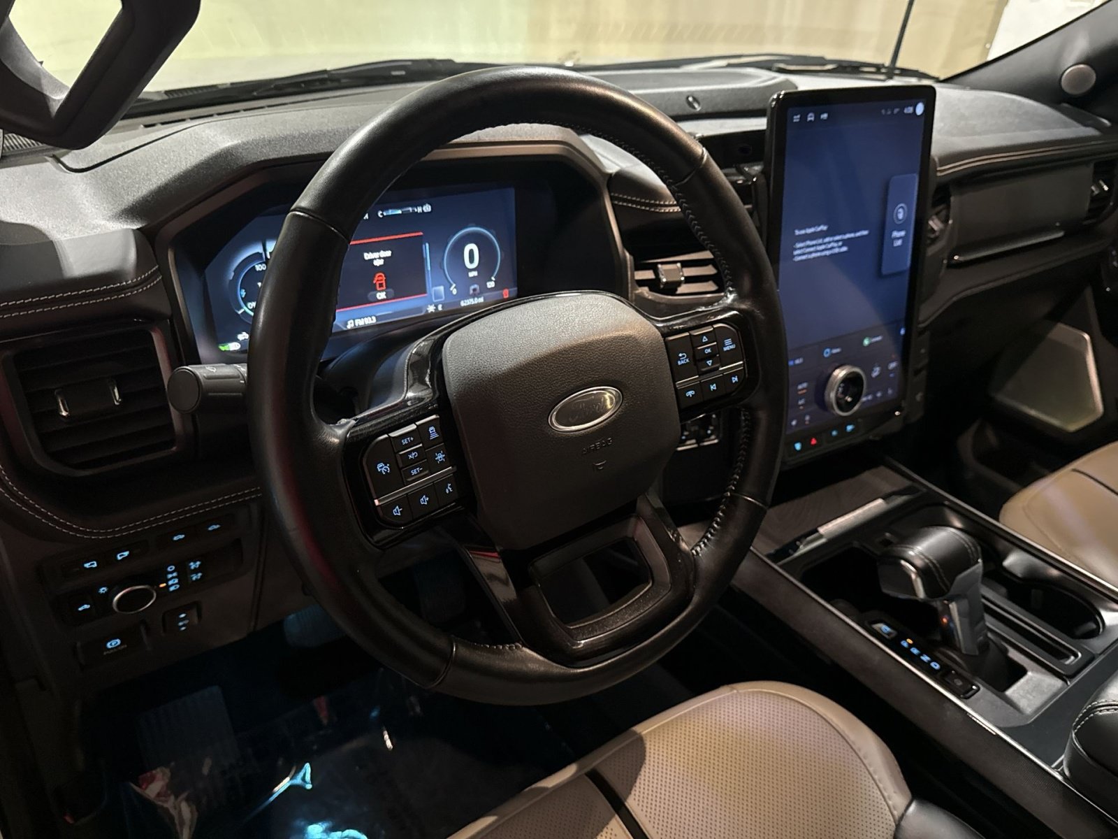 Used 2023 Ford F150 Lightning Platinum AWD/4WD image 21