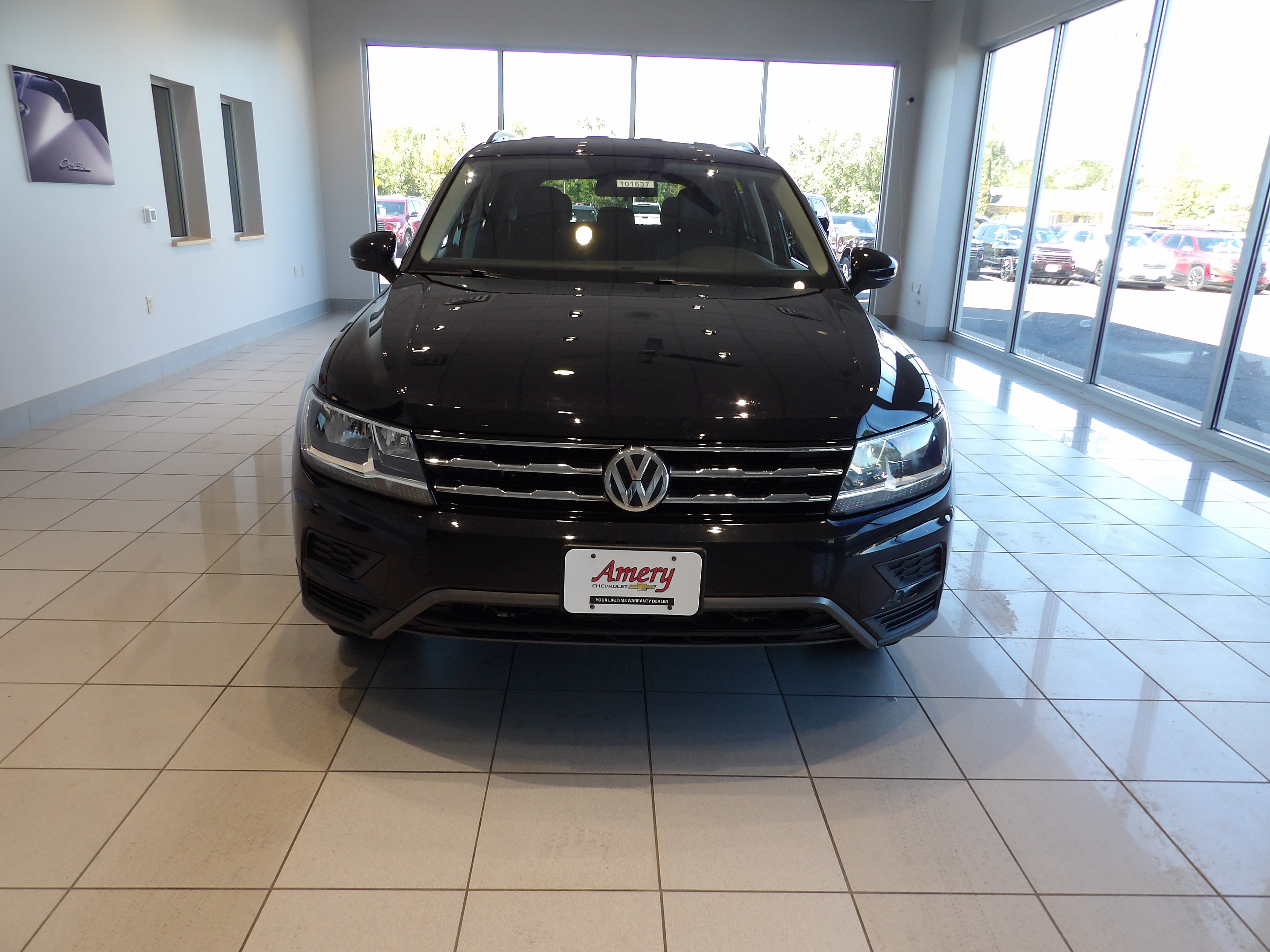 Used 2019 Volkswagen Tiguan SE AWD/4WD image 2