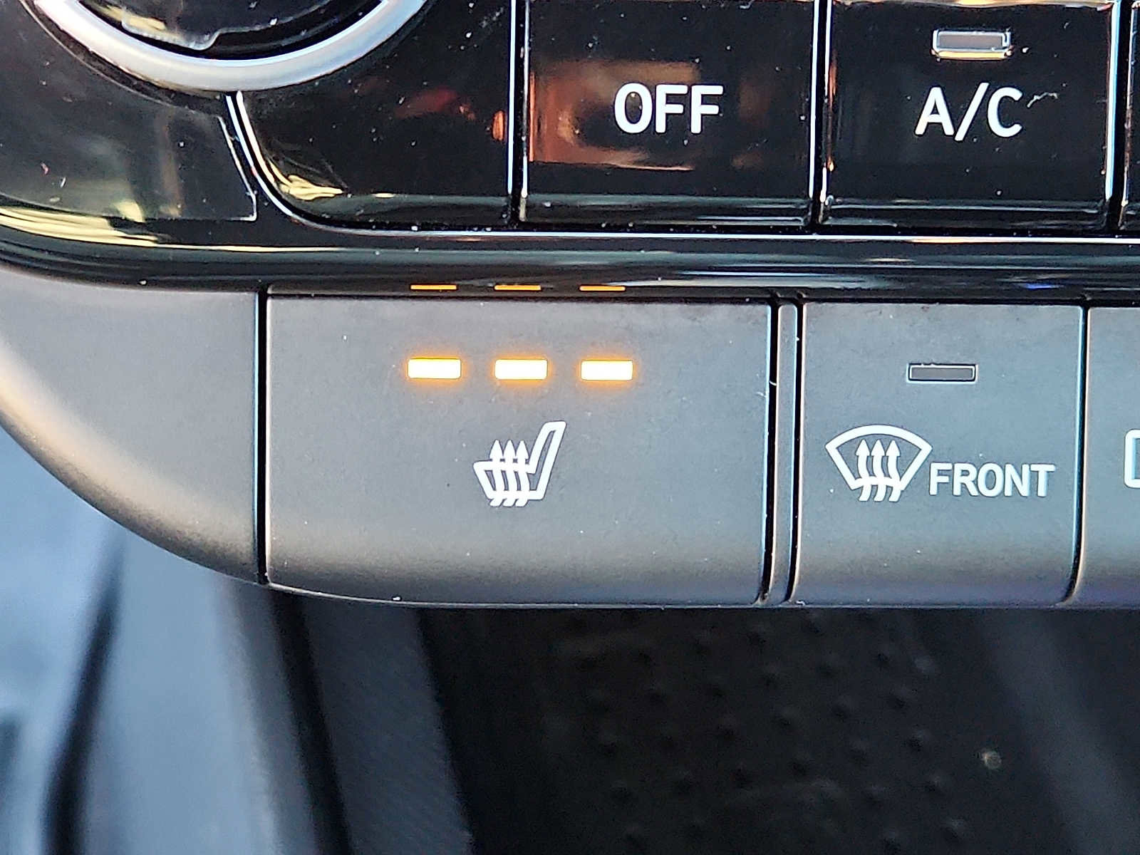 Used 2023 Hyundai Elantra Limited image 25