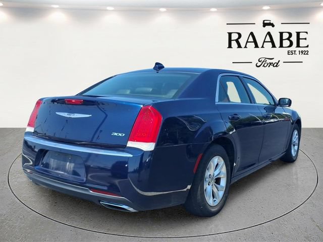 Used 2016 Chrysler 300 Limited RWD image 7