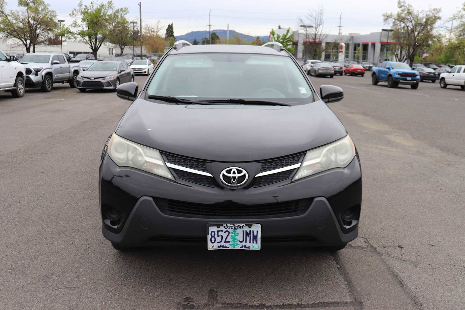 Used 2014 Toyota RAV4 LE AWD/4WD image 2