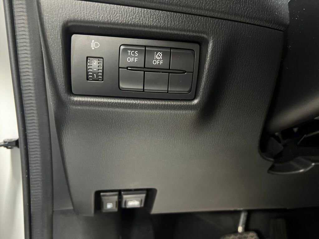 Used 2018 MAZDA CX-5 Sport w/ I-ACTIVSENSE Package image 13