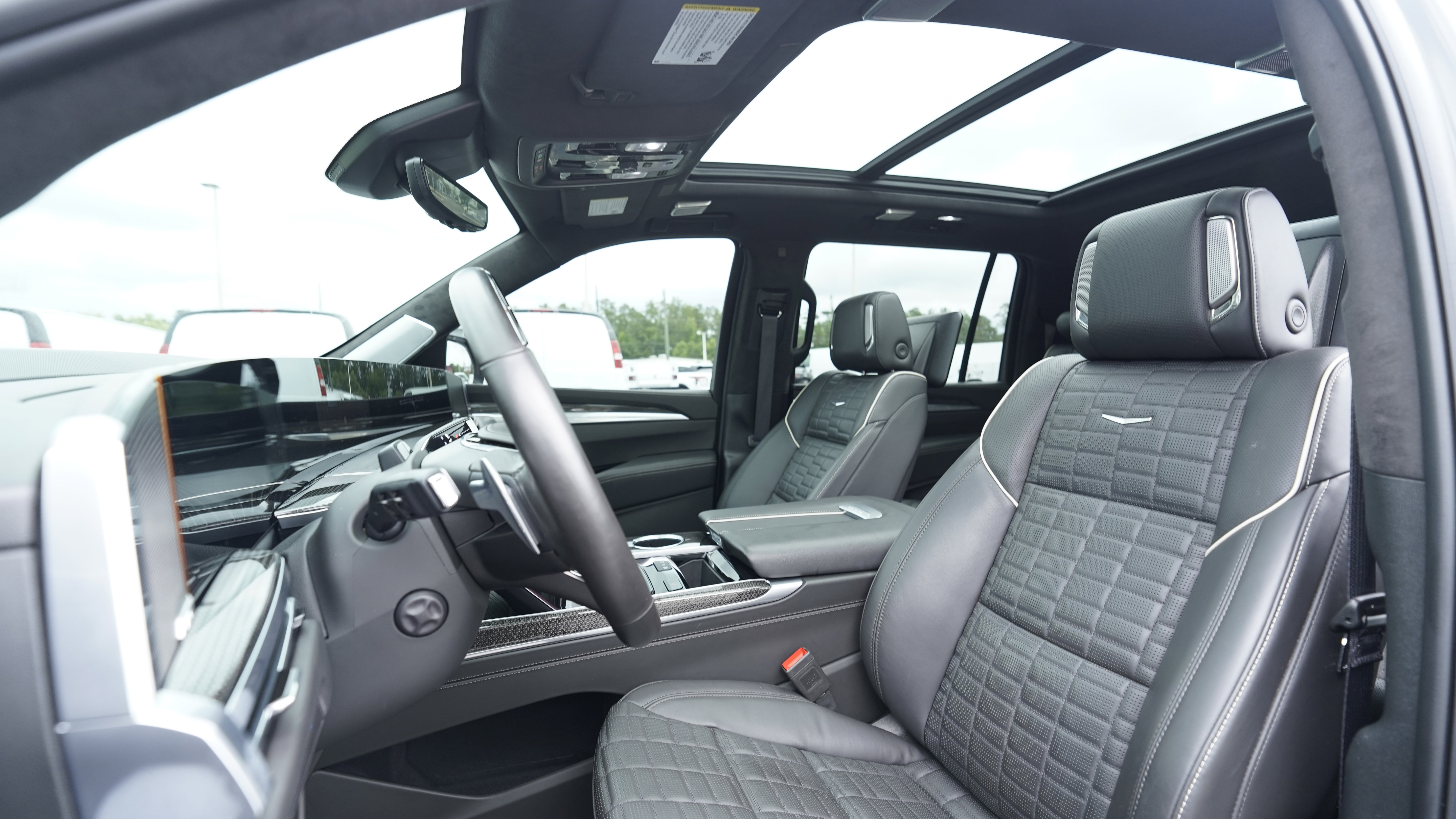 Used 2025 Cadillac Escalade ESV V AWD/4WD image 20