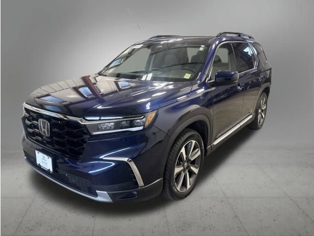 Certified 2025 Honda Pilot Touring image 1