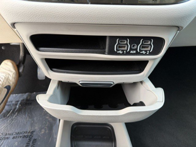 Used 2023 Chrysler Voyager LX FWD image 22