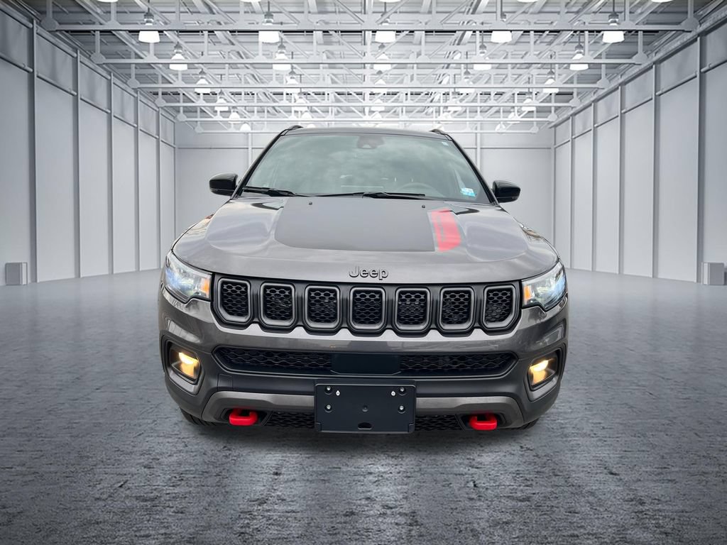 Used 2023 Jeep Compass Trailhawk AWD/4WD image 2