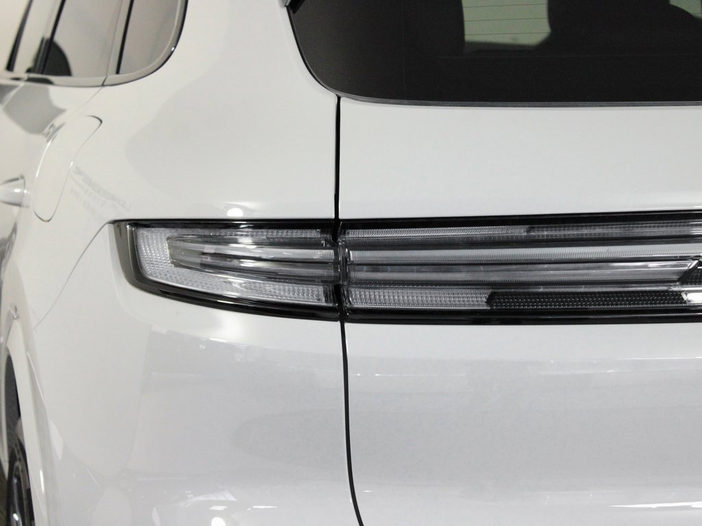 Used 2025 Porsche Cayenne E-Hybrid image 12