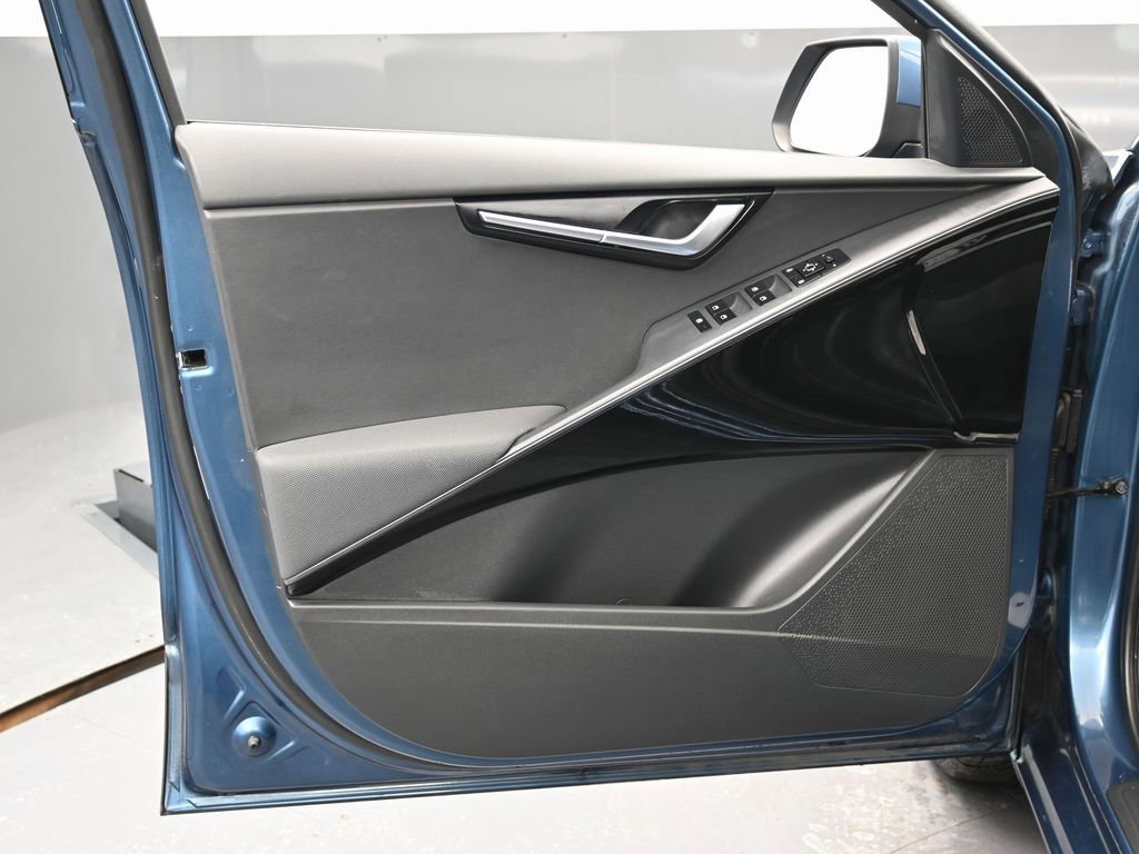 Used 2023 Kia Niro EX image 39