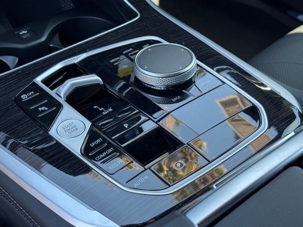 Used 2026 BMW X5 sDrive40i w/ M Sport Package image 26