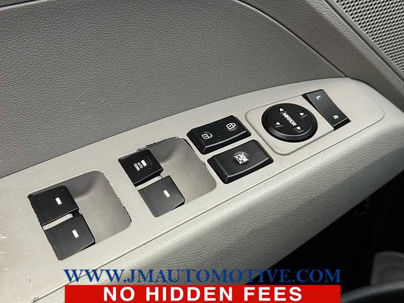 Used 2017 Hyundai Elantra SE image 32