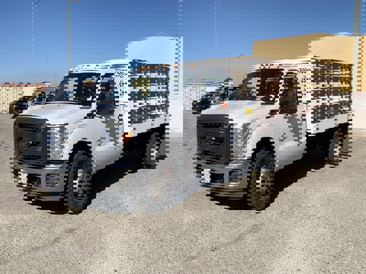 Used 2015 Ford F350 XL w/ Power Equipment Group image 4