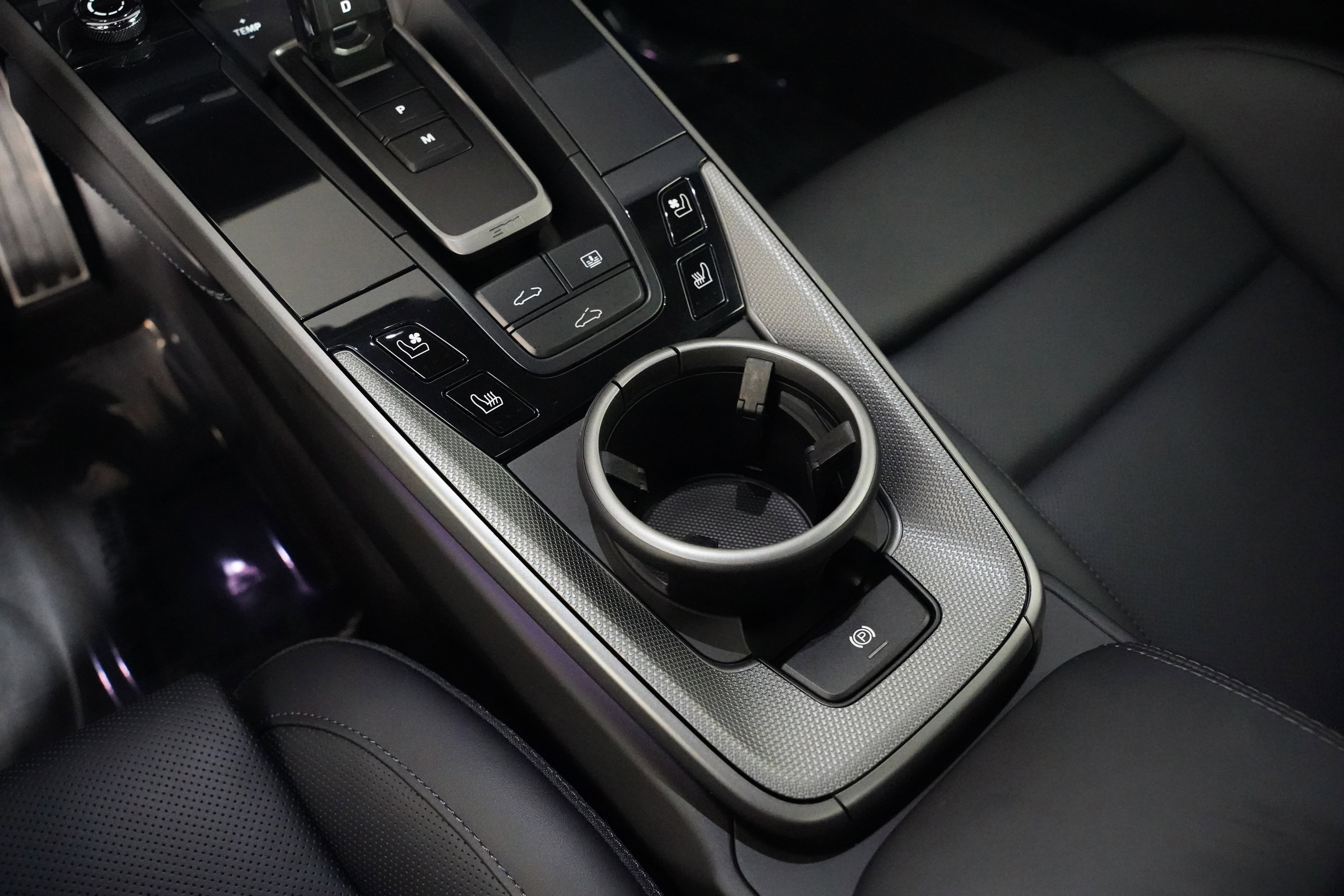 Used 2024 Porsche 911 Carrera S w/ Sport Package image 34